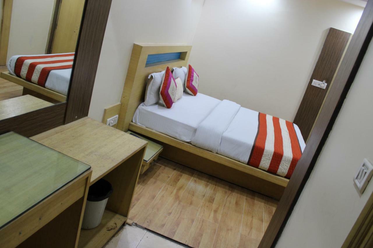 Hotel Lav Kush Deluxe " 3 Min Walking From New Delhi Railway Station " Exterior photo